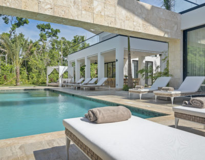 Villa Reino | Contemporary 5 BR Luxury Golf Villa w Large Pool